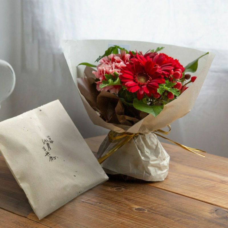 日本茶+そのまま飾れるナチュラルブーケ(M)/レッド | noemie（ノエミ）